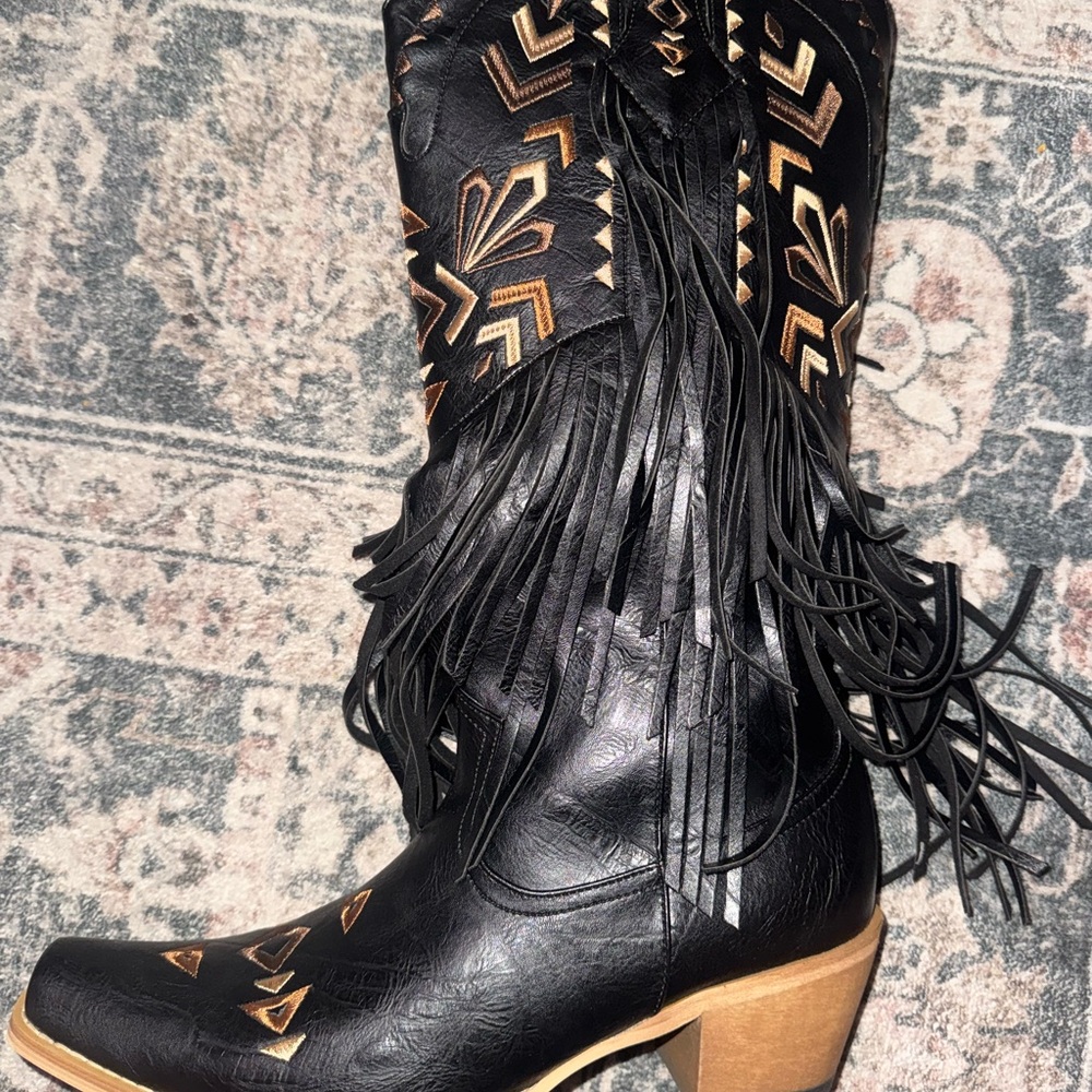 Black Fringe Western Boots - Picture 6 of 7